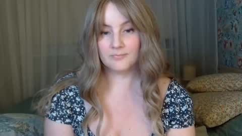 Snapshot of mathilde_solveig chatting on 31, 12, 2024 mathilde_solveig online show from 31, 12, 2024