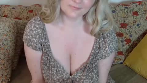 Snapshot of mathilde_solveig chatting on 9, 2, 2025 mathilde_solveig online show from 9, 2, 2025