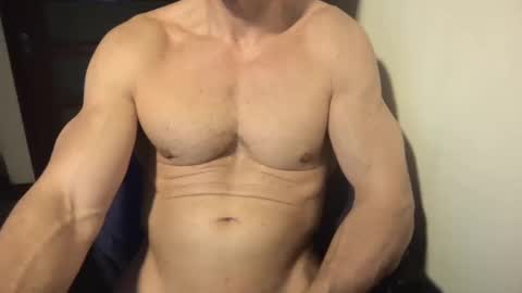 Snapshot of matiasmartin2030 chatting on 24, 1, 2025 MatiasMatureMuscle online show from 24, 1, 2025