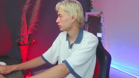 Snapshot of mattias_dantee chatting on 11, 10, 2025 mattias online show from 11, 10, 2025