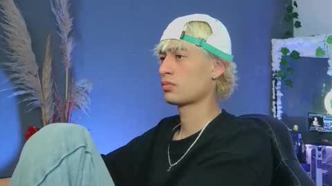 Snapshot of mattias_dantee chatting on 16, 10, 2025 mattias online show from 16, 10, 2025