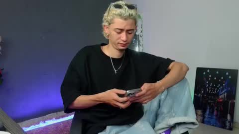 Snapshot of mattias_dantee chatting on 17, 10, 2025 mattias online show from 17, 10, 2025