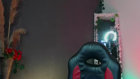 Snapshot of mattias_dantee chatting on 21, 10, 2025 mattias online show from 21, 10, 2025