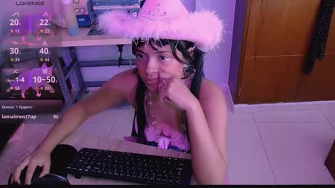 mattilda_18 online show from 6, 10, 2025