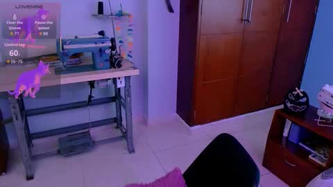 mattilda_18 online show from 22, 10, 2025
