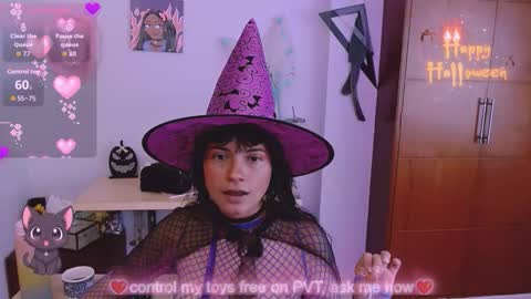 mattilda_18 online show from 30, 10, 2025