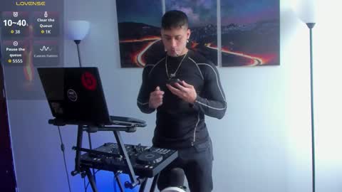 mattsaill_ online show from 8, 11, 2025