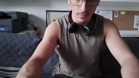 Snapshot of mattzz13 chatting on 8, 3, 2026 mattzz13 online show from 8, 3, 2026