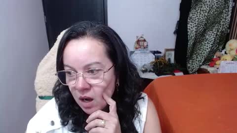 Snapshot of mature_wolf chatting on 25, 11, 2025 Sonia online show from 25, 11, 2025