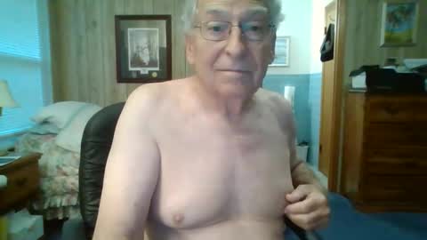 Snapshot of maturecouple1954 chatting on 13, 3, 2026 SXECPL55 at G mail Dot Com online show from 13, 3, 2026