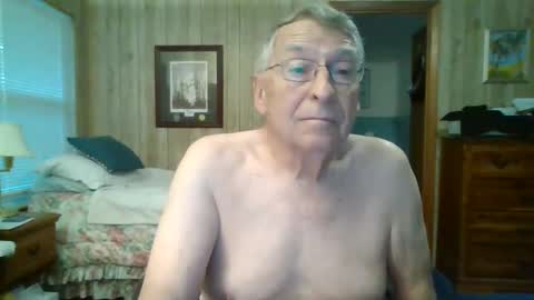 Snapshot of maturecouple1954 chatting on 24, 3, 2026 SXECPL55 at G mail Dot Com online show from 24, 3, 2026