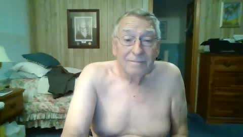 Snapshot of maturecouple1954 chatting on 28, 3, 2026 SXECPL55 at G mail Dot Com online show from 28, 3, 2026