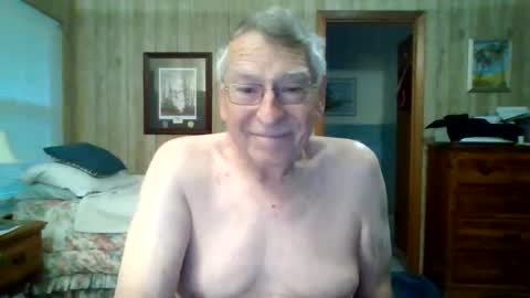 Snapshot of maturecouple1954 chatting on 1, 4, 2026 SXECPL55 at G mail Dot Com online show from 1, 4, 2026