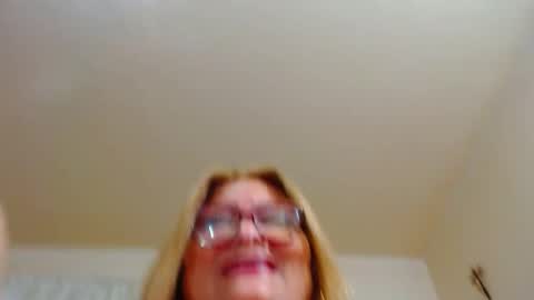 maturehot649 online show from 5, 12, 2024