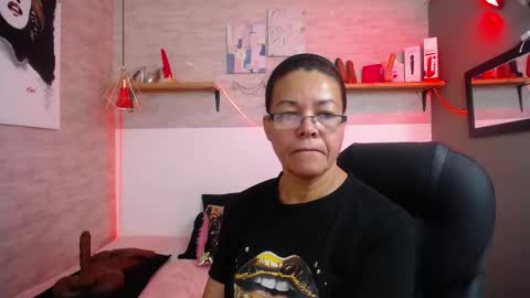 Snapshot of maturepure_ chatting on 20, 10, 2025 maturepure_ online show from 20, 10, 2025