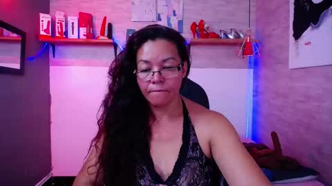 Snapshot of maturepure_ chatting on 15, 11, 2025 maturepure_ online show from 15, 11, 2025