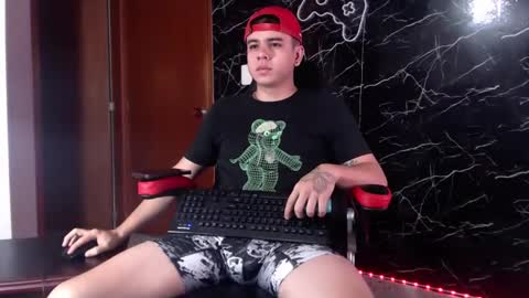 Snapshot of maty_hard chatting on 4, 2, 2025 Matias online show from 4, 2, 2025