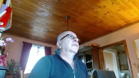 Maurice online show from 2, 2, 2025