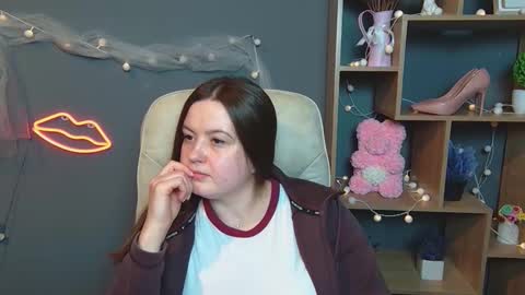 Snapshot of mavkacute chatting on 10, 9, 2025 MavkaCute online show from 10, 9, 2025