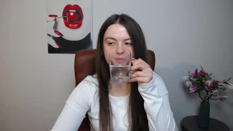 Snapshot of mavkacute chatting on 4, 11, 2025 MavkaCute online show from 4, 11, 2025