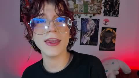 Snapshot of max_lover1 chatting on 22, 12, 2025 Max lover1 online show from 22, 12, 2025