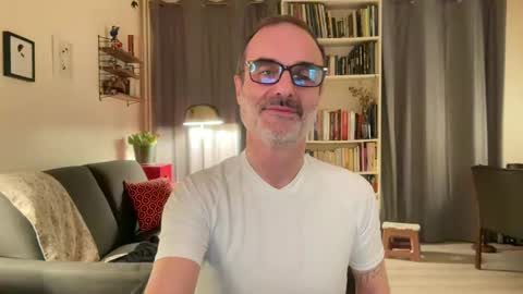 Max Mikado online show from 5, 2, 2025