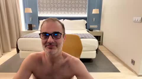 Max Mikado online show from 6, 3, 2025