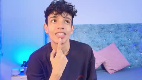 M A X F R O S T   online show from 1, 2, 2026