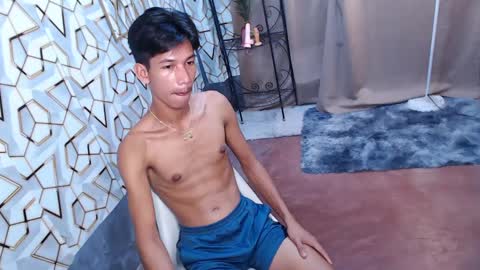 Snapshot of maxiebunny99 chatting on 21, 2, 2025 Reyn online show from 21, 2, 2025