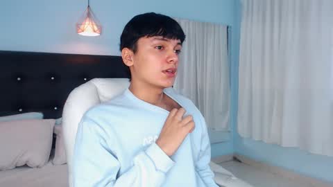 Snapshot of maxii18_ chatting on 15, 10, 2025 -- -- online show from 15, 10, 2025