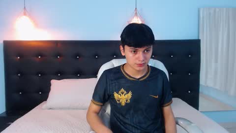 Snapshot of maxii18_ chatting on 16, 10, 2025 -- -- online show from 16, 10, 2025