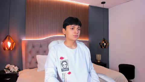 Snapshot of maxii18_ chatting on 18, 10, 2025 -- -- online show from 18, 10, 2025