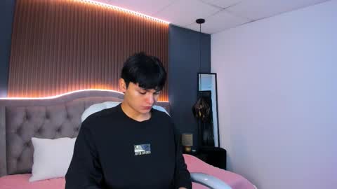 Snapshot of maxii18_ chatting on 21, 10, 2025 -- -- online show from 21, 10, 2025