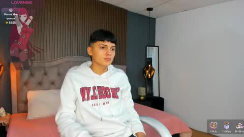 Snapshot of maxii18_ chatting on 27, 10, 2025 -- -- online show from 27, 10, 2025