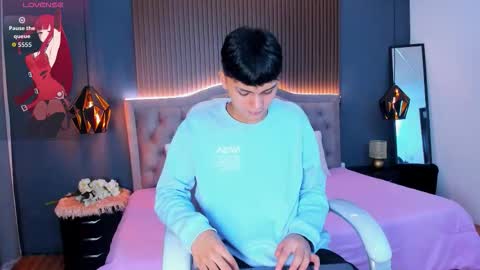 Snapshot of maxii18_ chatting on 29, 10, 2025 -- -- online show from 29, 10, 2025