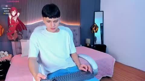 Snapshot of maxii18_ chatting on 31, 10, 2025 -- -- online show from 31, 10, 2025