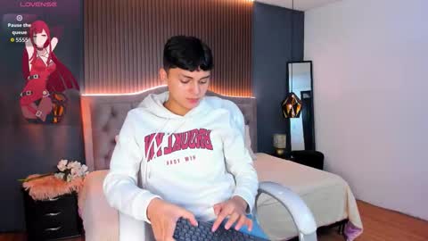 Snapshot of maxii18_ chatting on 3, 11, 2025 -- -- online show from 3, 11, 2025