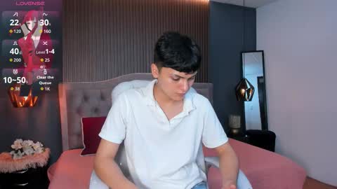 Snapshot of maxii18_ chatting on 5, 11, 2025 -- -- online show from 5, 11, 2025