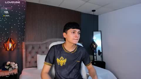 Snapshot of maxii18_ chatting on 10, 11, 2025 -- -- online show from 10, 11, 2025