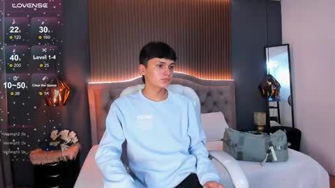 Snapshot of maxii18_ chatting on 11, 11, 2025 -- -- online show from 11, 11, 2025