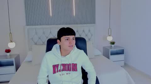 Snapshot of maxii18_ chatting on 2, 12, 2025 -- -- online show from 2, 12, 2025