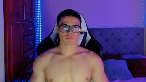 Snapshot of maxiimus__ chatting on 1, 2, 2025 Maximus online show from 1, 2, 2025