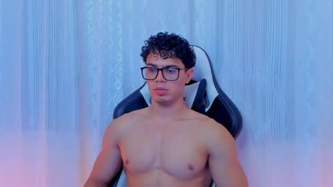 Snapshot of maxiimus__ chatting on 9, 10, 2025 Maximus online show from 9, 10, 2025