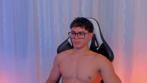 Snapshot of maxiimus__ chatting on 21, 10, 2025 Maximus online show from 21, 10, 2025