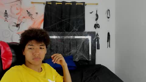 Snapshot of maximiliano_khalil chatting on 1, 11, 2025 Maximiliano online show from 1, 11, 2025