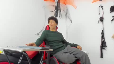 Snapshot of maximiliano_khalil chatting on 4, 11, 2025 Maximiliano online show from 4, 11, 2025