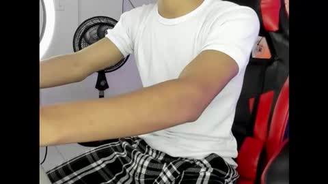 Snapshot of maximiliano_khalil chatting on 6, 11, 2025 Maximiliano online show from 6, 11, 2025