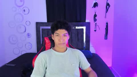 Snapshot of maximiliano_khalil chatting on 1, 12, 2025 Maximiliano online show from 1, 12, 2025