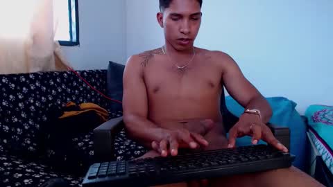 Maximo Aron Vega online show from 4, 12, 2024