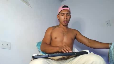 Snapshot of maximo_vega_new chatting on 28, 2, 2026 Maximo Aron Vega online show from 28, 2, 2026